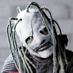 Corey Taylor с кармой в канаве